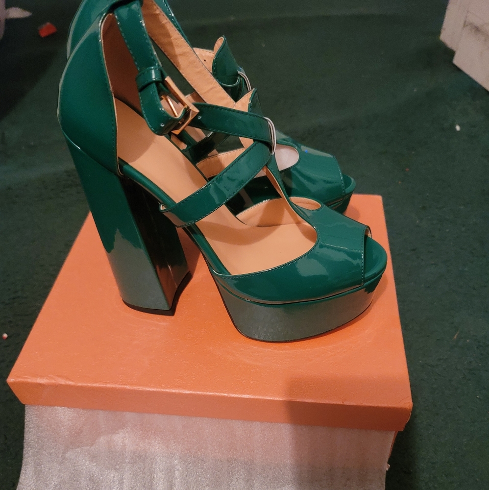 Green patent leather vintage 5" platform shoes
